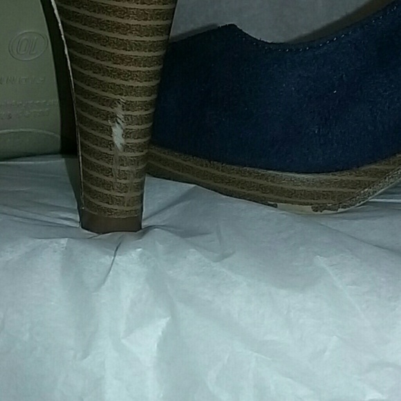 Fioni Pumps - Picture 6 of 8